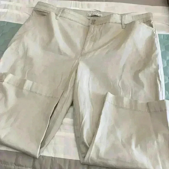 Gloria Vanderbilt Capri Pants - Picture 4 of 5